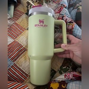 Stanley quencher 40 ounce!